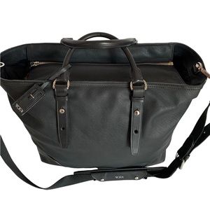 Tumi Leather Briefcase or Tote in Black Leather Lots Pockets Great Condition